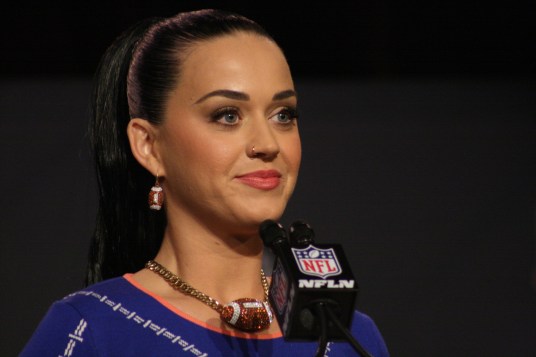 Katy Perry at the Super Bowl Halftime Press Conference in Phoenix, AZ (photo by Shawn McCullough, Sports Radio Service)
