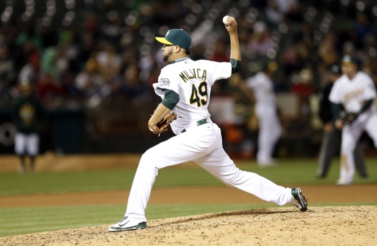 edward-mujica-mlb-boston-red-sox-oakland-athletics