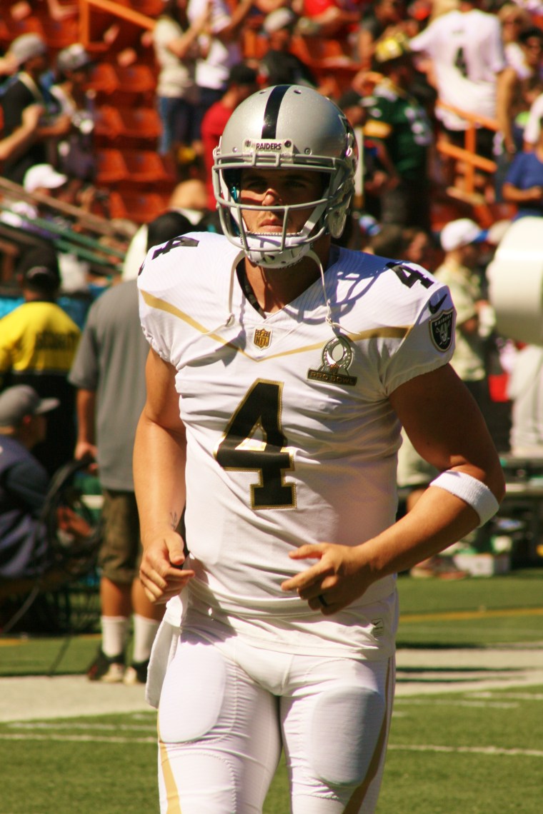 20160131 - Derek Carr 01