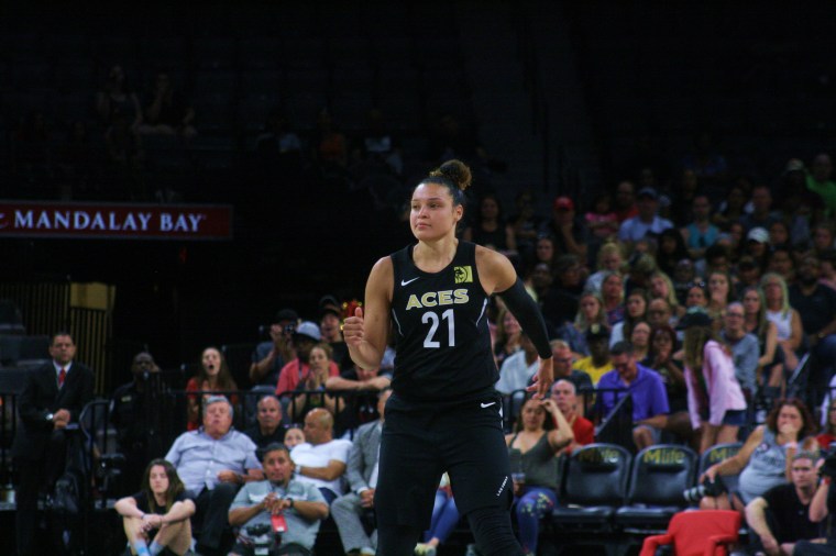 20180705 - Kayla McBride 02