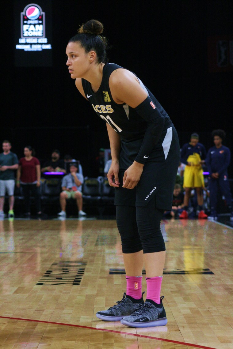 20180811 - Kayla McBride 02