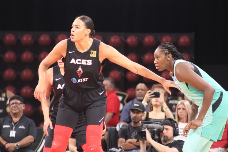 20190614 - Liz Cambage 03