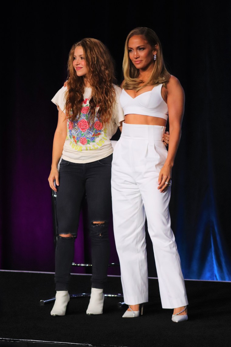 20200130 - Shakira JLo 02